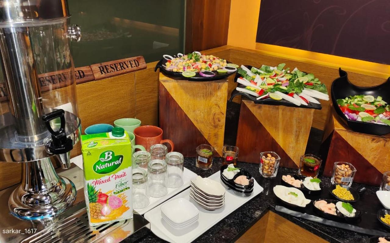 Krios Hotel - Near Sg Highway, אחמדאבאד מראה חיצוני תמונה
