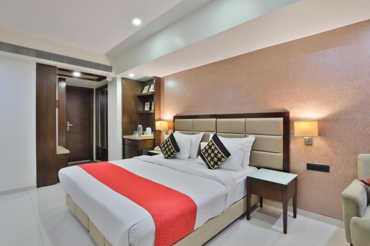 Krios Hotel - Near Sg Highway, אחמדאבאד מראה חיצוני תמונה