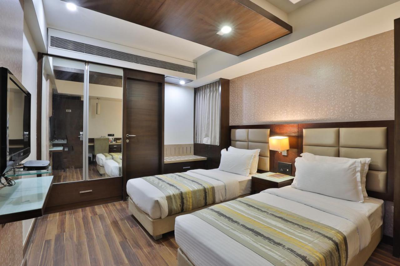 Krios Hotel - Near Sg Highway, אחמדאבאד מראה חיצוני תמונה