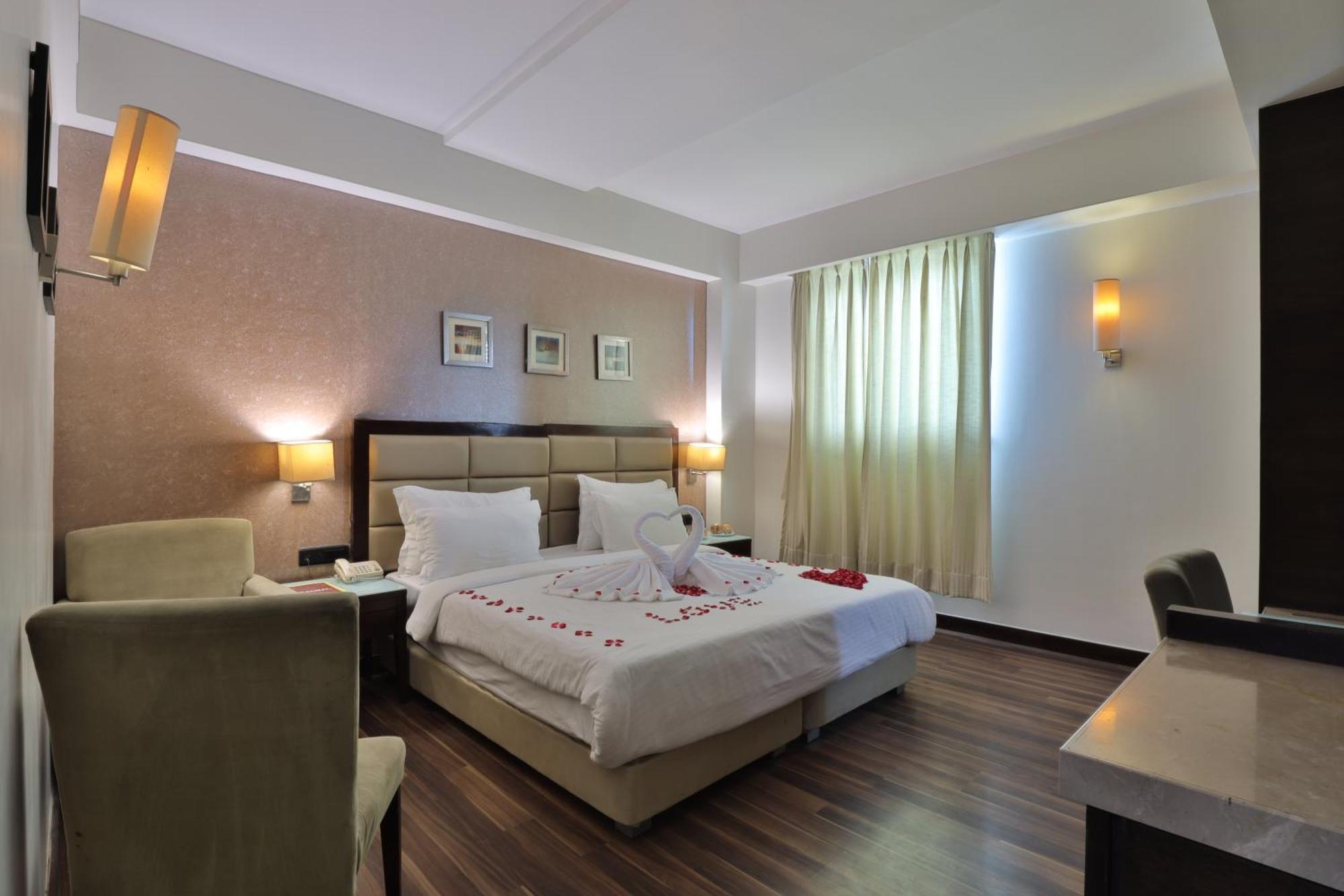 Krios Hotel - Near Sg Highway, אחמדאבאד מראה חיצוני תמונה