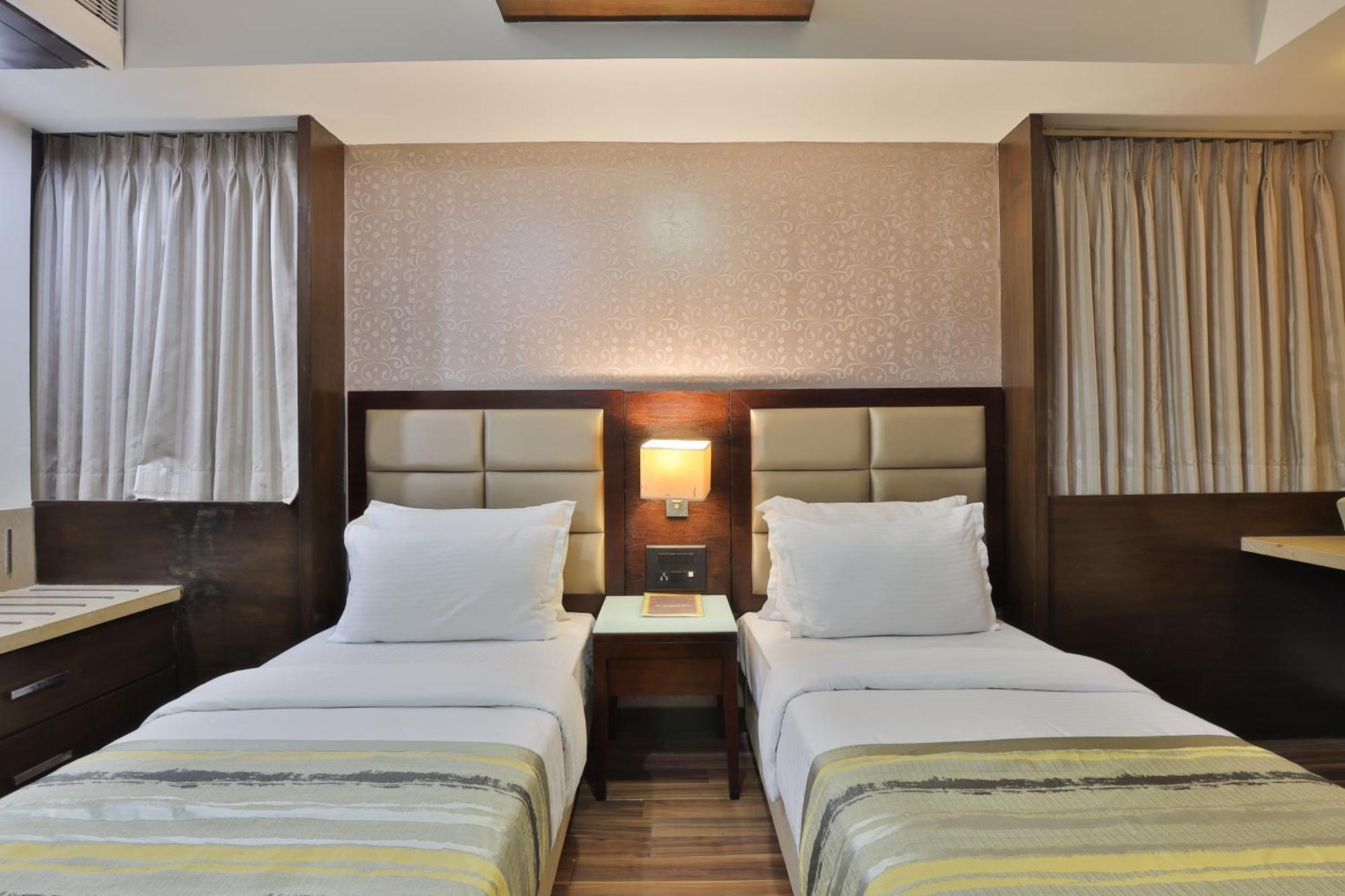 Krios Hotel - Near Sg Highway, אחמדאבאד מראה חיצוני תמונה